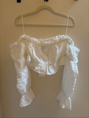 Lush NWT White long sleeve Textured Off-Shoulder Crop Top size medium